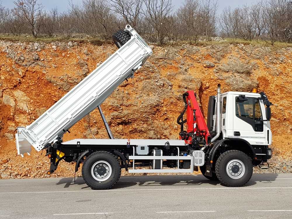 JP Vodovod i Kanalizacija Zenica strengthened the mechanization with PK truck upgrades with Palfinger cranes