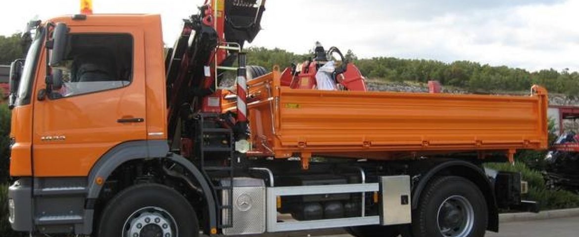 Palfinger PK 10000 Crane and TK 115 Three-Way Tipper for Marvak – Pokop