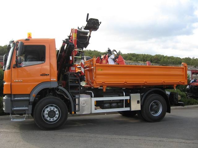 Palfinger PK 10000 Crane and TK 115 Three-Way Tipper for Marvak – Pokop