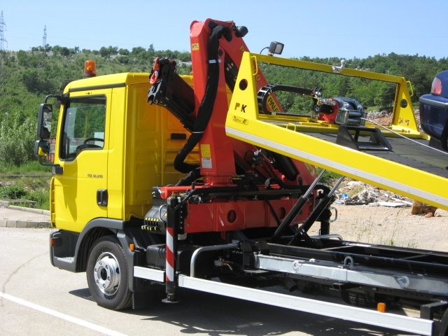 Palfinger_dizalica_PK_10000_i_klizna_platforma