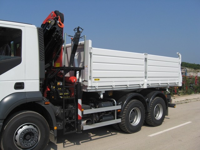 Palfinger crane PK 18500 and three-way tipper TK 200B for Daus Truck-Jadro