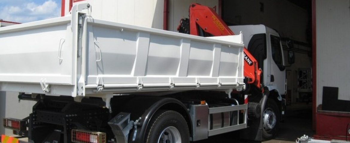 Three-way tipper TK 115 and Palfinger crane PK 15500 for Volvo – Jona d.o.o.