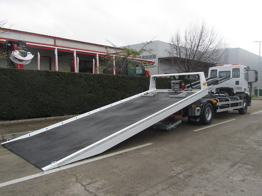 Hydraulic Sliding Platform HK100 for the Ministry of Interior – North Macedonia