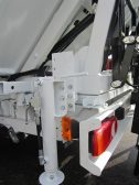 Izmjenjiva_nadogradnja_trostrani_kiper_stražnji_kiper_komunalne_djelatnosti