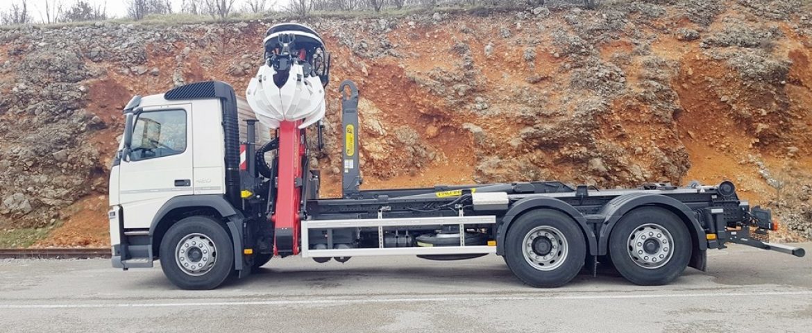 Palfinger Epsilon dizalica M10Z105 i navlakač kontejnera T 18 za poduzeće Eko Cirkon