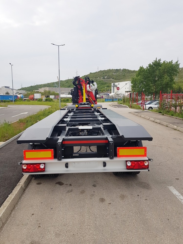 Palfinger_Epsilon_dizalica_M110Z96_navlakač_kontejnera_T_18_prikolica_PKM_180