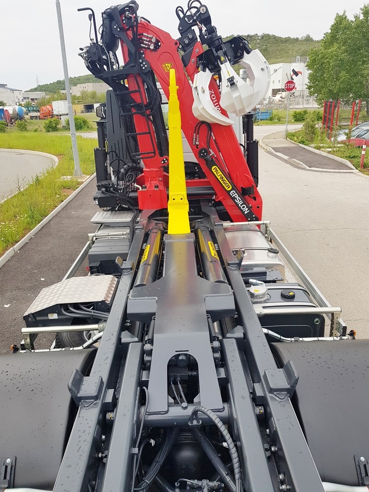 Palfinger_Epsilon_dizalica_M110Z96_navlakač_kontejnera_T_18_prikolica_PKM_180