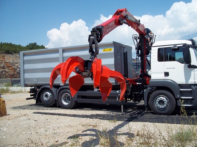 Palfinger Epsilon Crane M110Z and Rear Municipal Tipper SKK 160 for Ce-Za-R