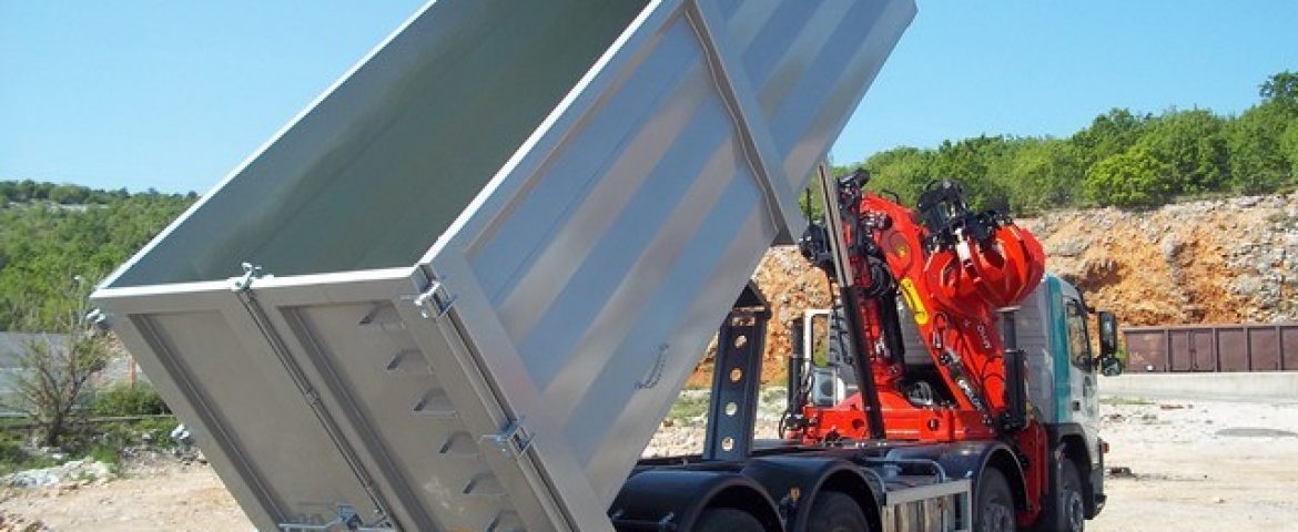 Palfinger Epsilon Crane M110Z and Rear Municipal Tipper SKK 200 for Ce-Za-R
