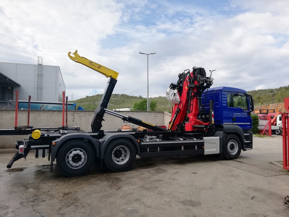 Palfinger Epsilon dizalica Q150Z82 i navlakač kontenjera T 18 za tvrtku Metal Product d.o.o.