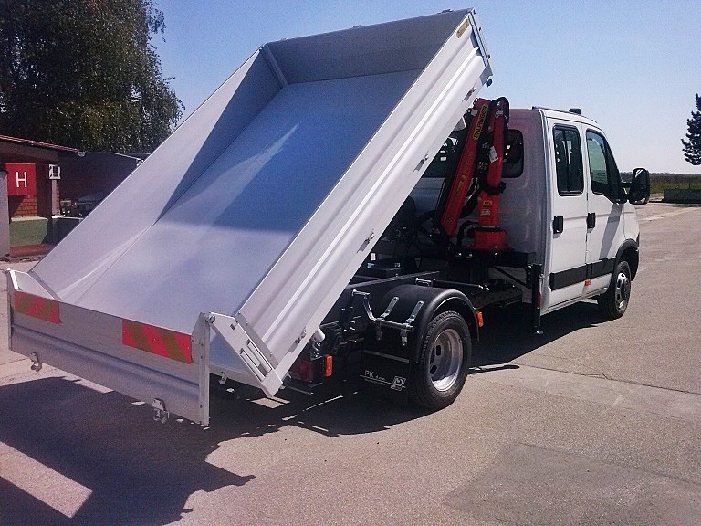 Delivery of Palfinger Crane PC 1500 and Three-Side Tipper TK 10 for Varkom d.d.