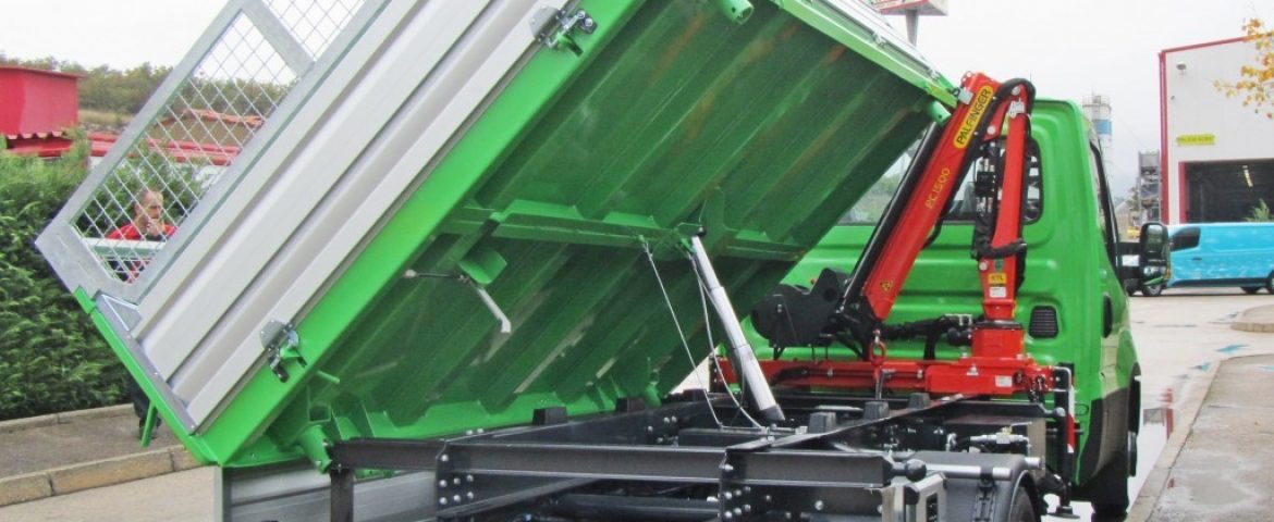 Palfinger PC 1500 Crane and Three-Way Tipper TK 10 for Automagistar