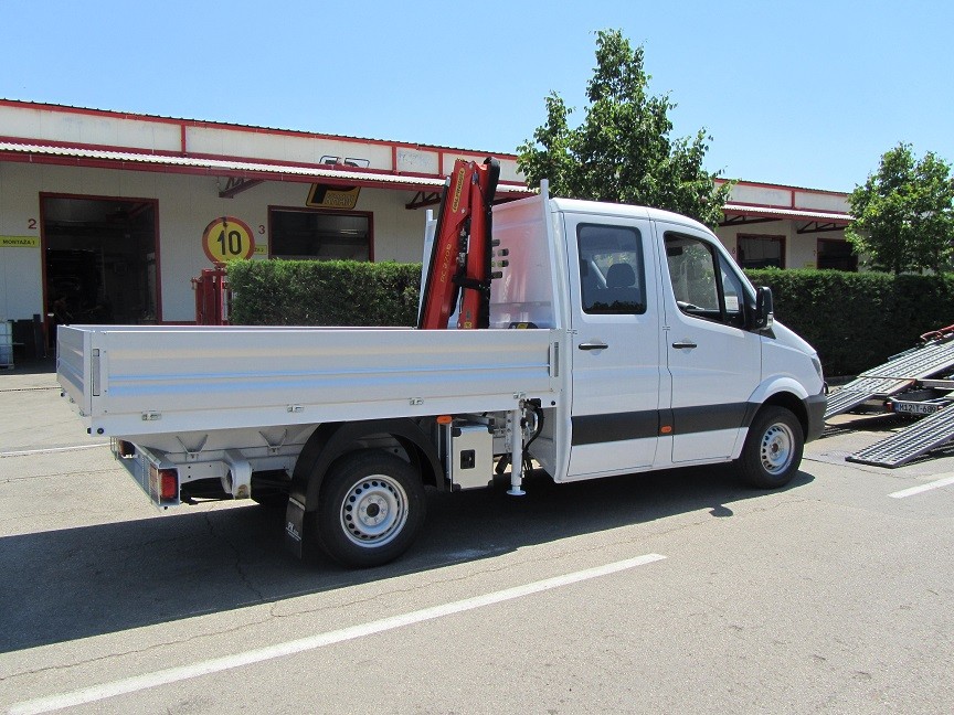 Palfinger_dizalica_PC_2700_i_tovarni_sanduk_kamionski_sanduci