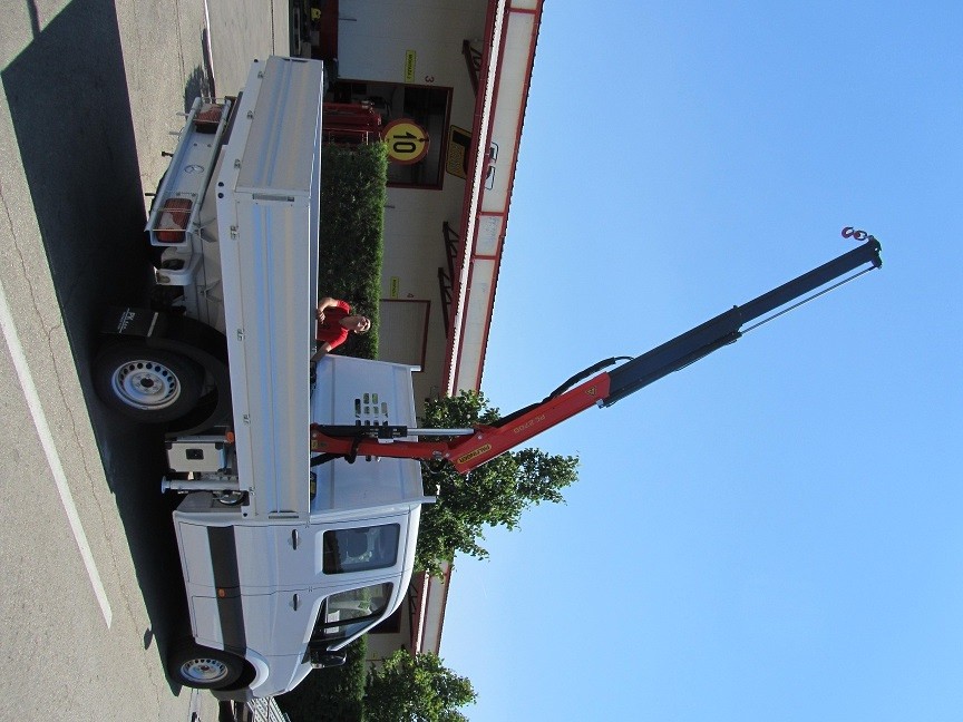 Palfinger_dizalica_PC_2700_i_tovarni_sanduk_kamionski_sanduci