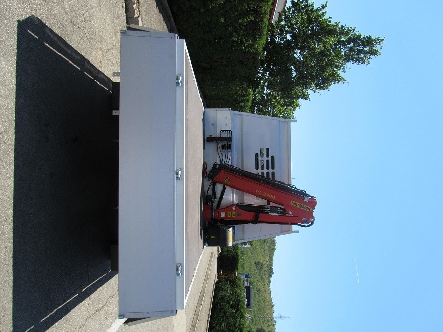 Palfinger_dizalica_PC_2700_i_tovarni_sanduk_kamionski_sanduci