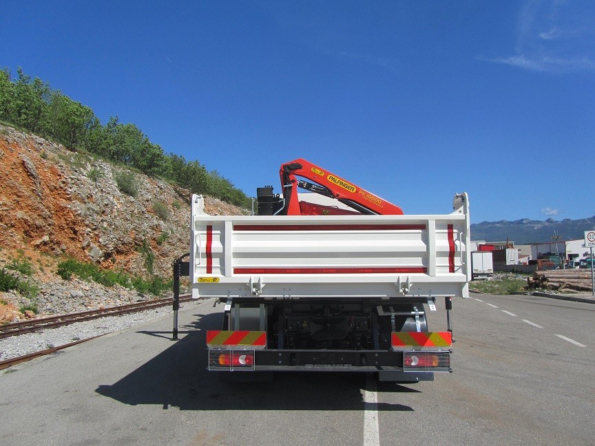 Palfinger_dizalica_PK_10000_i_Trostrani_kiper_TK_95_kiperski_sanduci