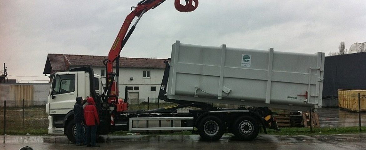 Palfinger PK 12000 and T 18 Hooklift with Integrated Scale for Pak papir d.o.o.