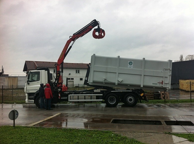 Palfinger PK 12000 and T 18 Hooklift with Integrated Scale for Pak papir d.o.o.