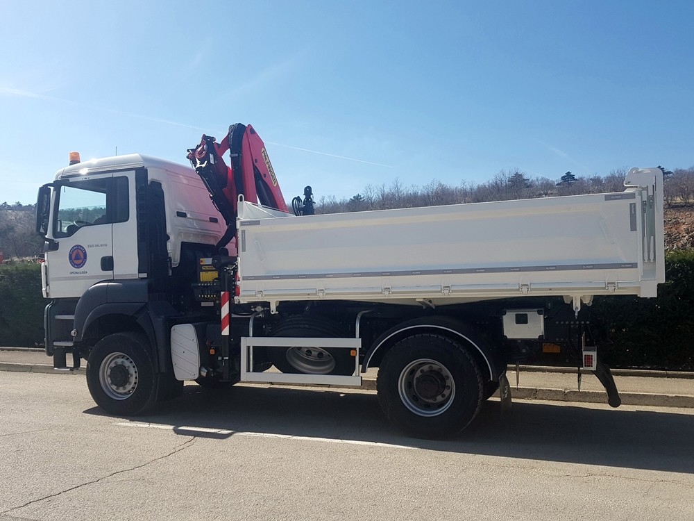 Palfinger dizalica PK 13.501 SLD1 i trostrani kiper TK 115 za javno poduzeće Općine Ilidža