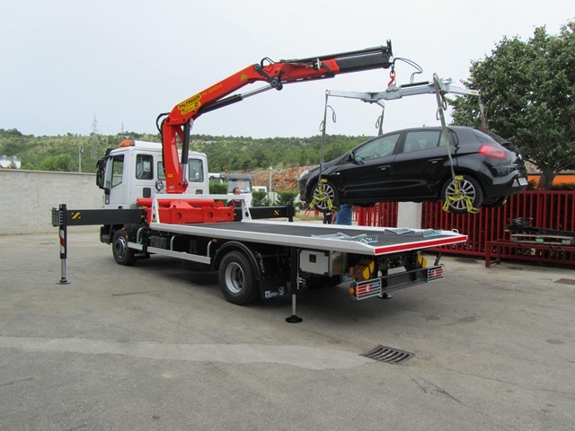 Palfinger_dizalica_PK_13001K_i_fiksna_platforma_F_100_pauk_vozila