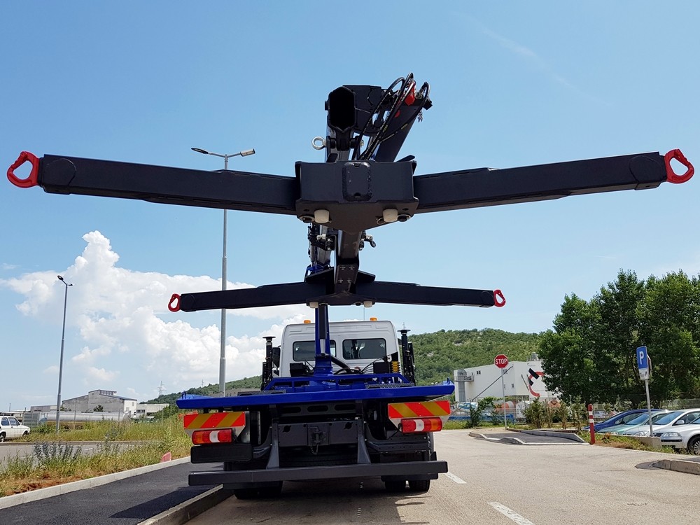 Palfinger_dizalica_PK_13500T_i_fiksna_platforma