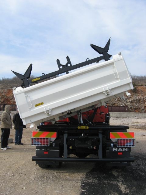 Palfinger_dizalica_PK_15500_i_Trostrani_kiper_TK_115_kiperski_sanduci