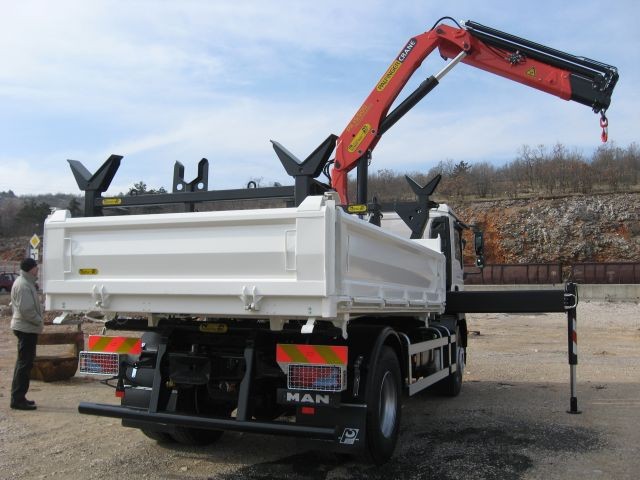 Palfinger_dizalica_PK_15500_i_Trostrani_kiper_TK_115_kiperski_sanduci