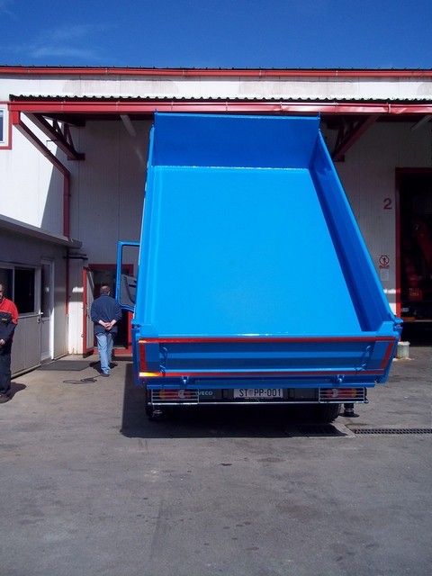 Palfinger_dizalica_PK_15500_i_Trostrani_kiper_TK_95_kiperski_sanduci