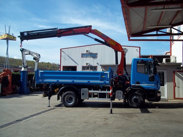 Palfinger_dizalica_PK_15500_i_Trostrani_kiper_TK_95_kiperski_sanduci