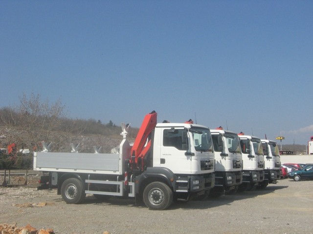 Palfinger_dizalica_PK_15500_i_tovarni_sanduk_kamionski_sanduci