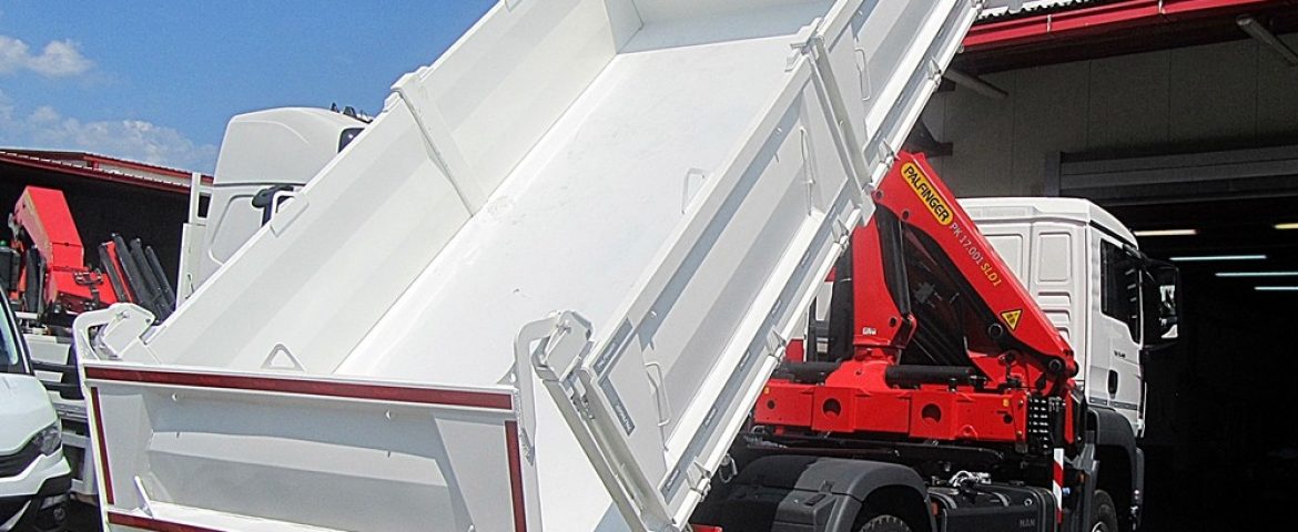 Palfinger Crane PK 17.001 SLD1 and Three-way Tipper TK 115 for the Company Elektroobnova