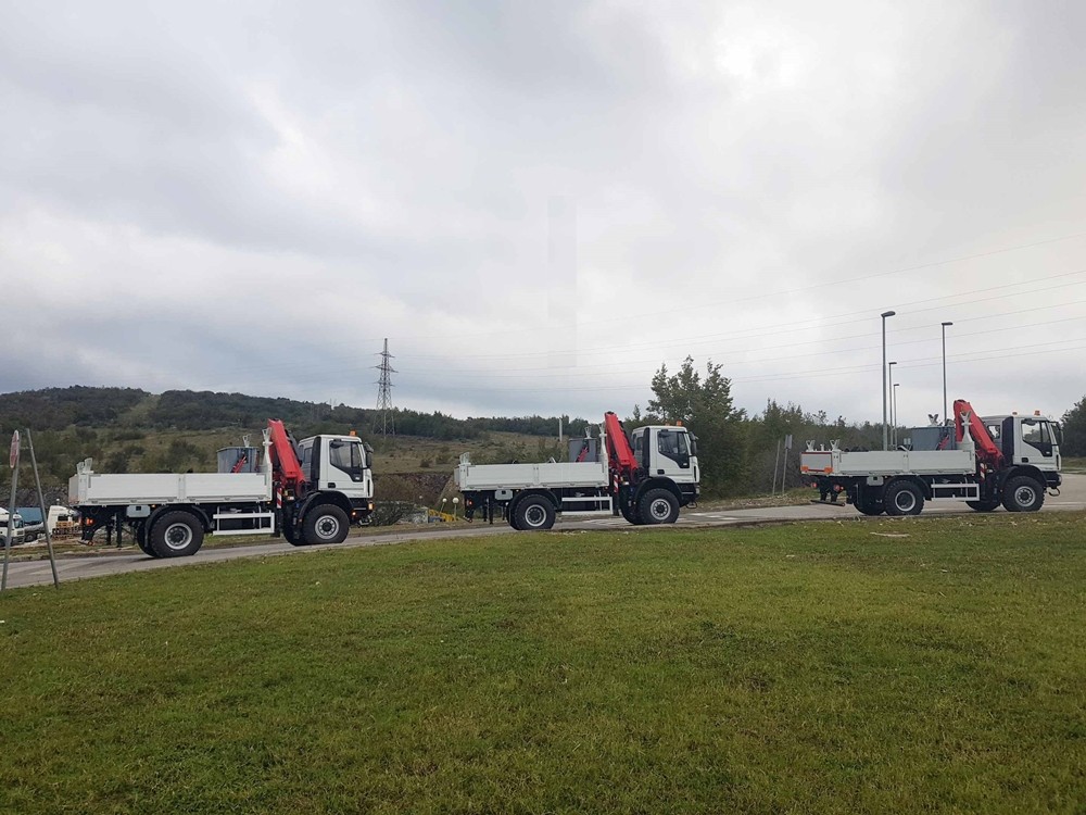 Palfinger cranes PK 17.001 SLD1 and truck bodies for CEDIS