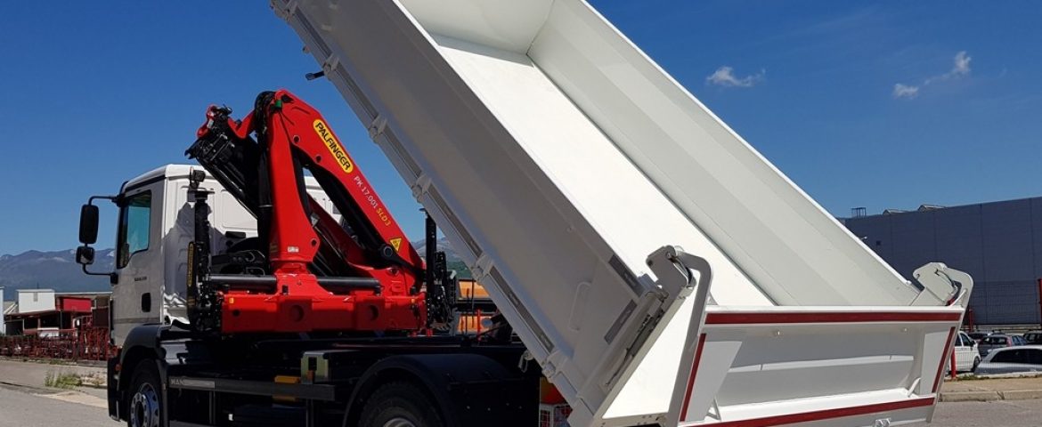 Palfinger crane PK 17.001 SLD3 and three-way tipper TK 115 for ISTRAKOP