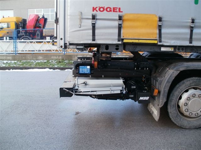 Palfinger_dizalica_PK_18500_i_trostrani_kiper_TK_115_dvoosovinska_tandem_prikolica