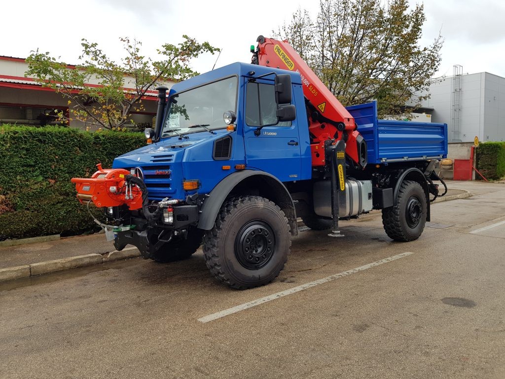 Palfinger_dizalica_PK_19.001_SLD5_i_prikolica_za_transport_stupova_PST_100