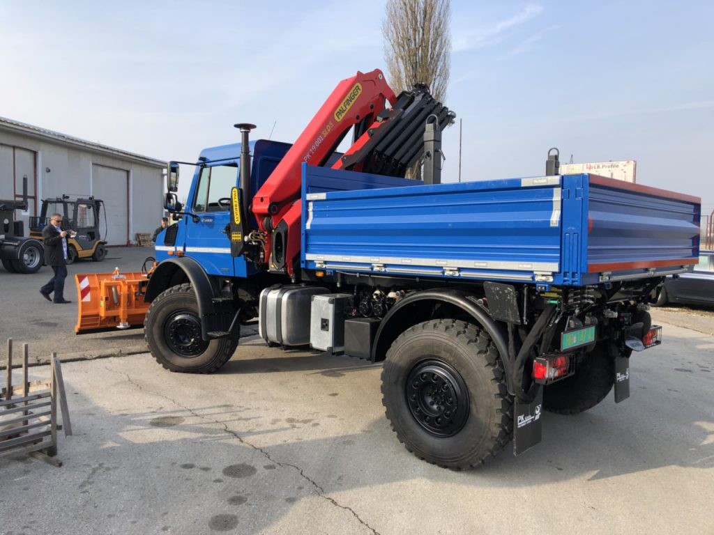 Palfinger_dizalica_PK_19.001_SLD5_i_prikolica_za_transport_stupova_PST_100