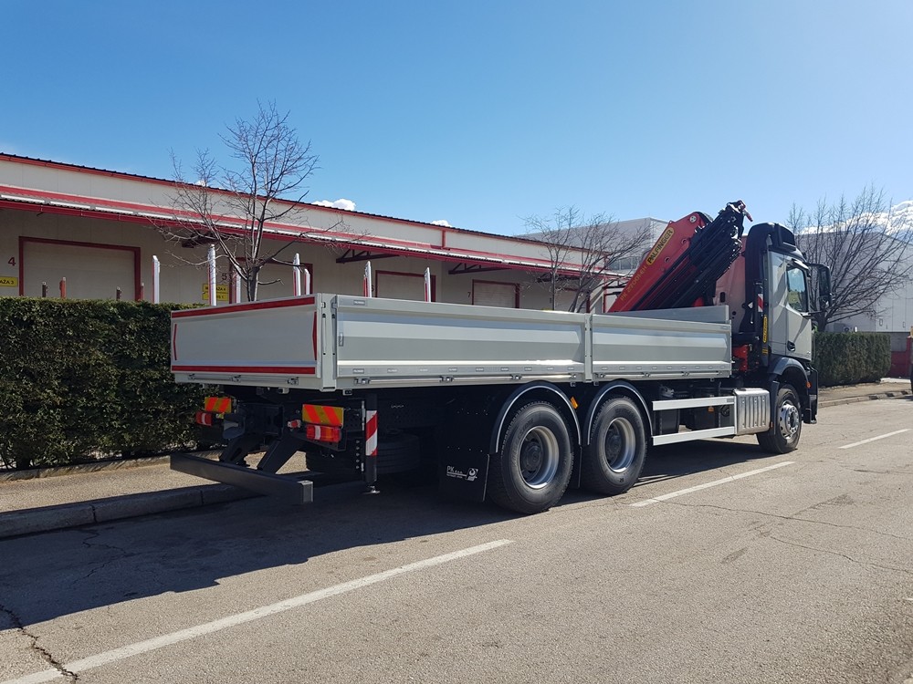 Palfinger dizalica PK 27001 EH i modularni sanduk za tvrtku MONTERRA
