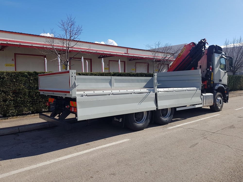 Palfinger_dizalica_PK_27001_EH_i_modularni_sanduk