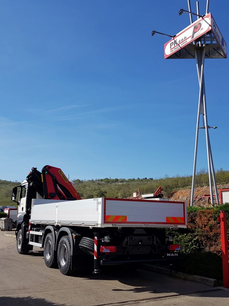 Palfinger_dizalica_PK_33002_EH_i_aluminijski_modularni_sanduk