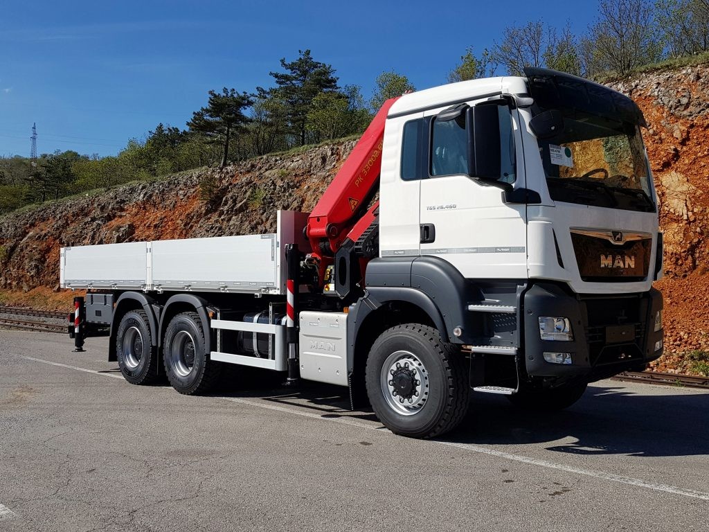 Palfinger_dizalica_PK_33002_EH_i_aluminijski_modularni_sanduk