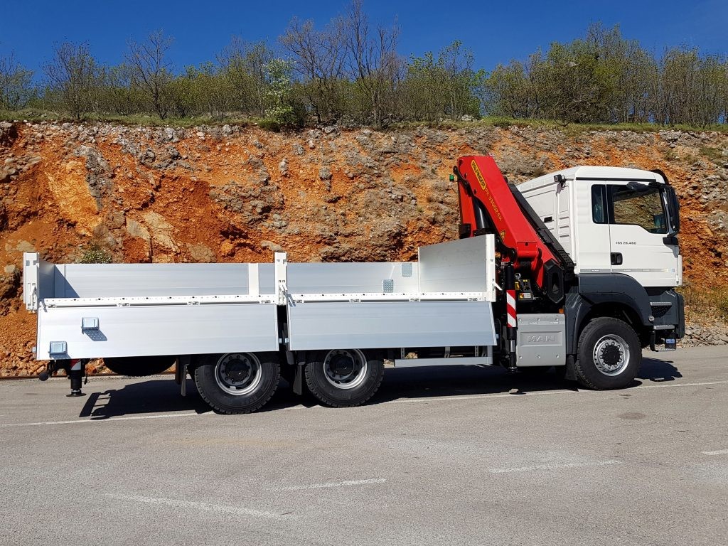 Palfinger_dizalica_PK_33002_EH_i_aluminijski_modularni_sanduk