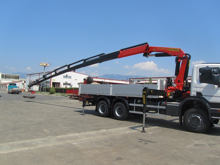 Palfinger PK 33002 EH and TS-6.3 Platform for Valard