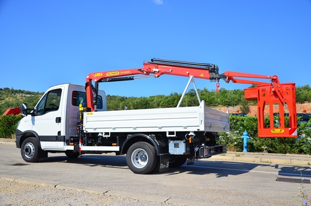 Palfinger Crane PK 4200 and Three-Side Tipper TK 35 for Vecla