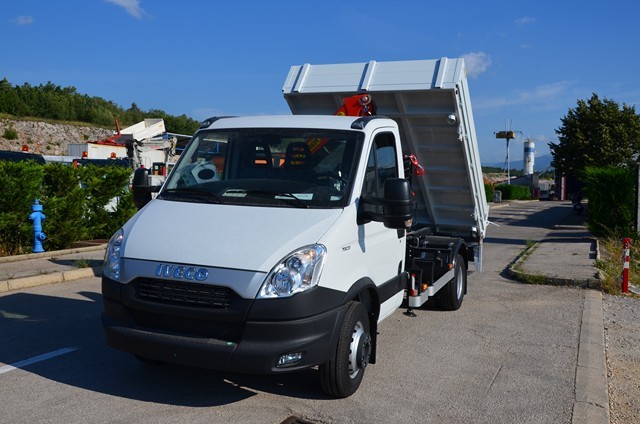 Palfinger_dizalica_PK_4200_i_Trostrani_kiper_TK_35_kiperski_sanduci