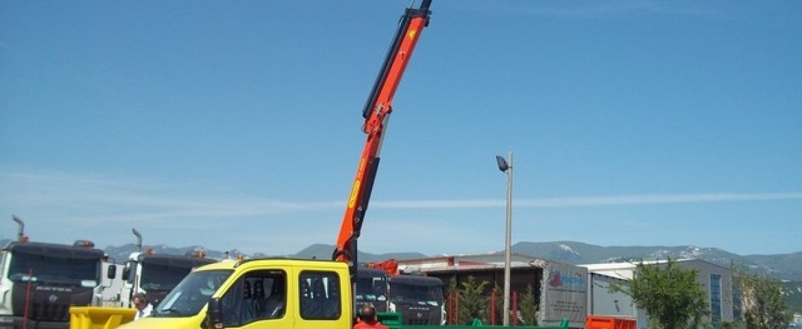 Palfinger Crane PK 4200 and Three-Side Tipper TK 35 for Herculanea