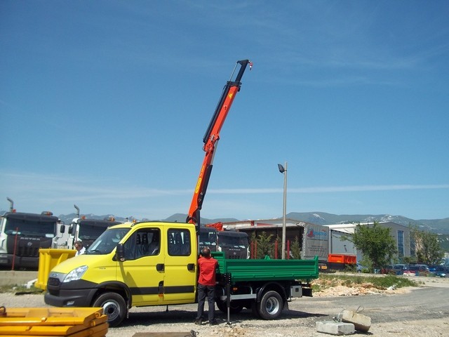 Palfinger Crane PK 4200 and Three-Side Tipper TK 35 for Herculanea