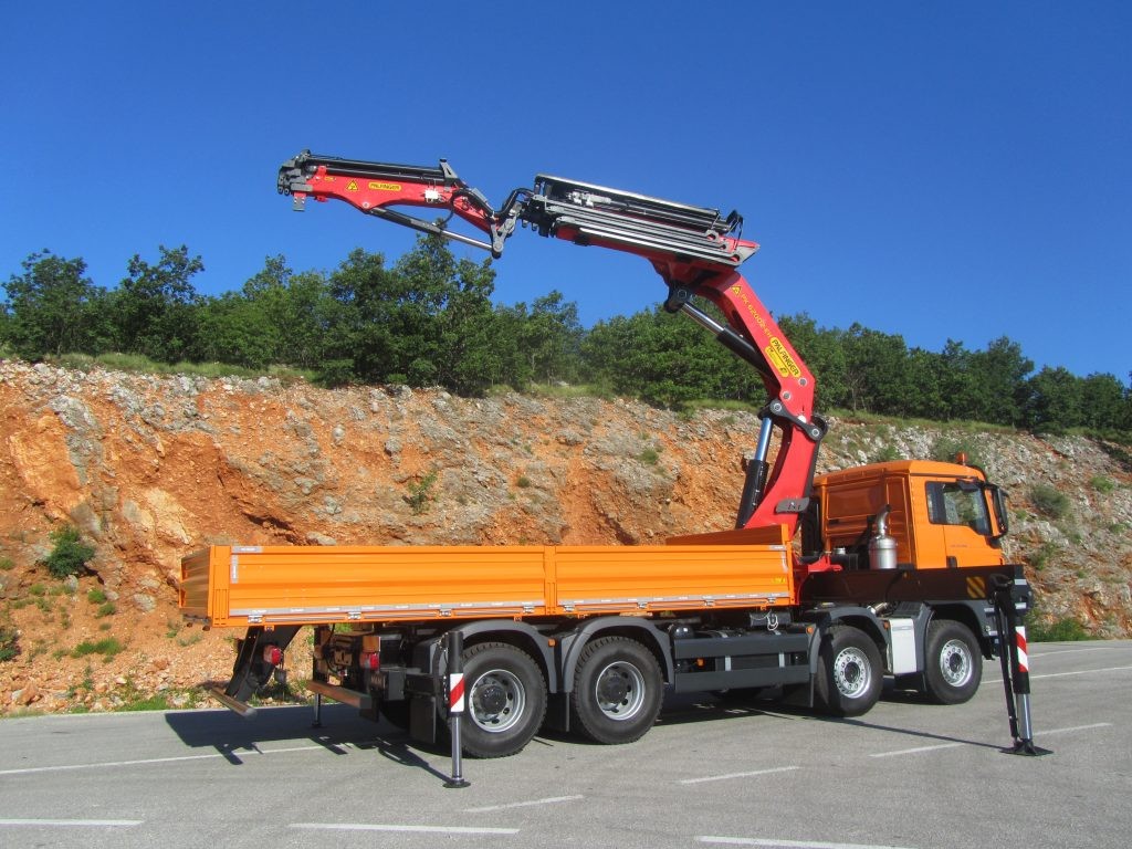 Palfinger Crane PK 62002-EH and Detachable Modular Platform for Monterra d.o.o.