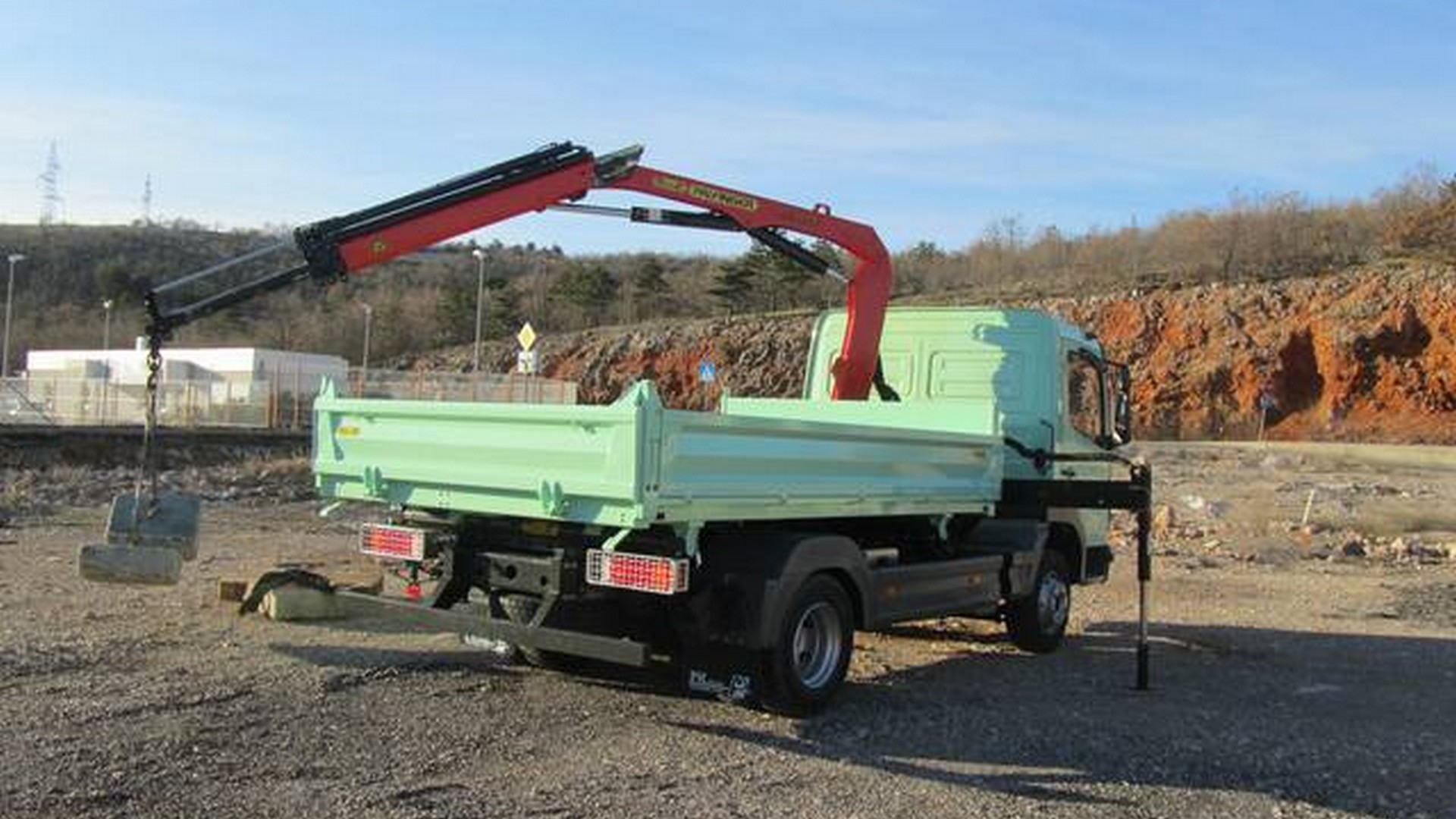 Palfinger_dizalica_PK_6500_i_Trostrani_kiper_TK_45_kiperski_sanduci