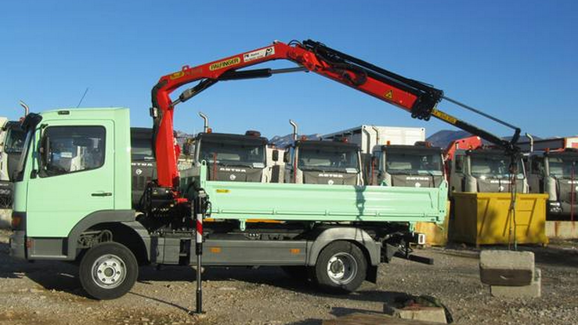 Palfinger Crane PK 6500 and Three-Side Tipper TK 45 for Mleden Građevinski Obrt