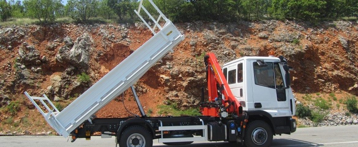 Palfinger dizalica PK 6500 i trostrani kiper TK 65 za tvrtku Hvarski Vodovod